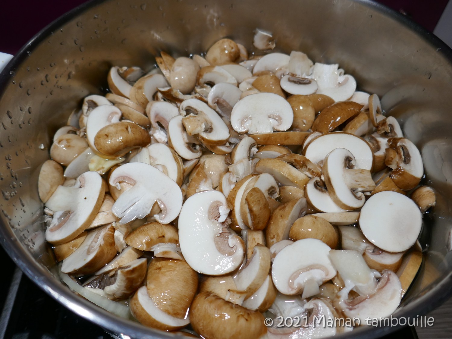 Oeuf mollet sur mousse de champignons - Un zeste de magie