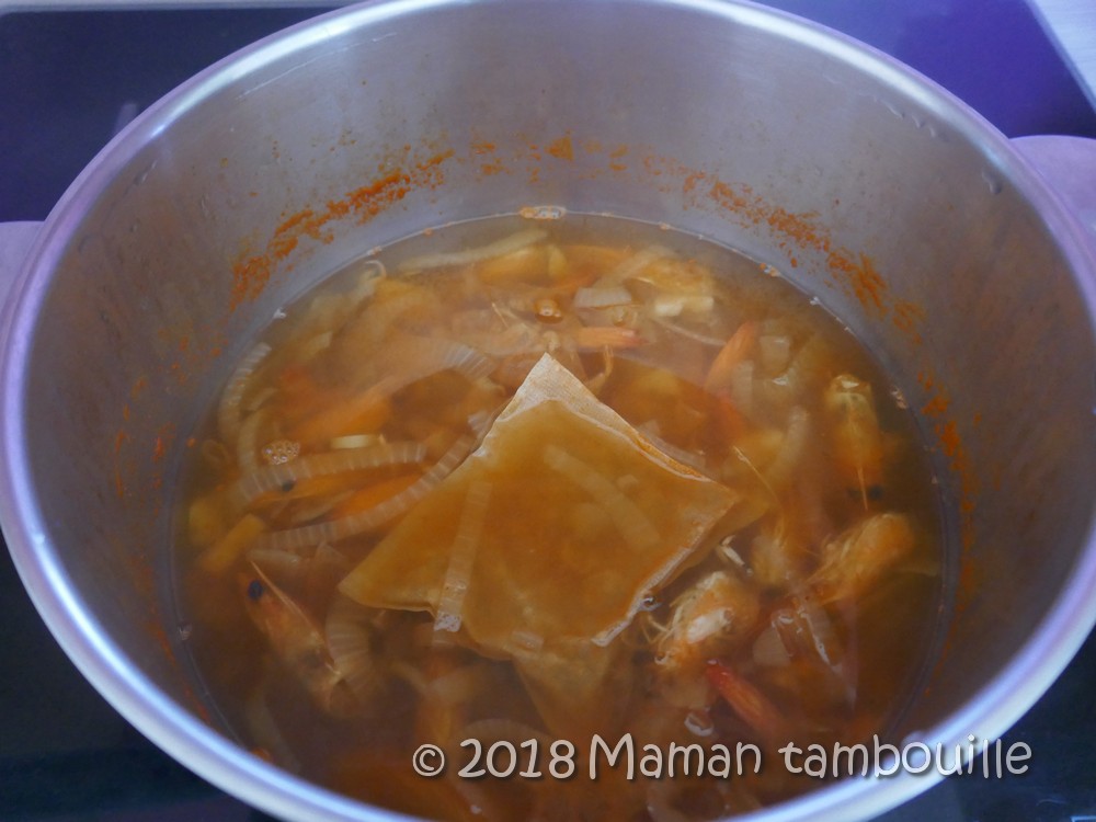 Bouillon thaï au concombre et aux crevettes séchées pour 4 personnes -  Recettes - Elle à Table