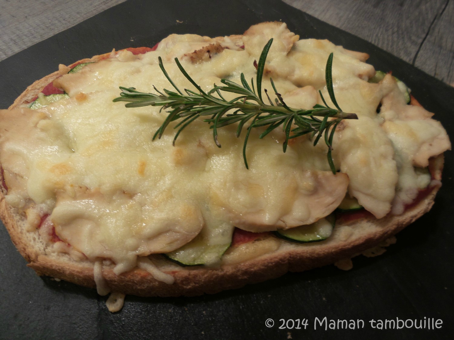 Read more about the article Bruschetta courgettes et poulet