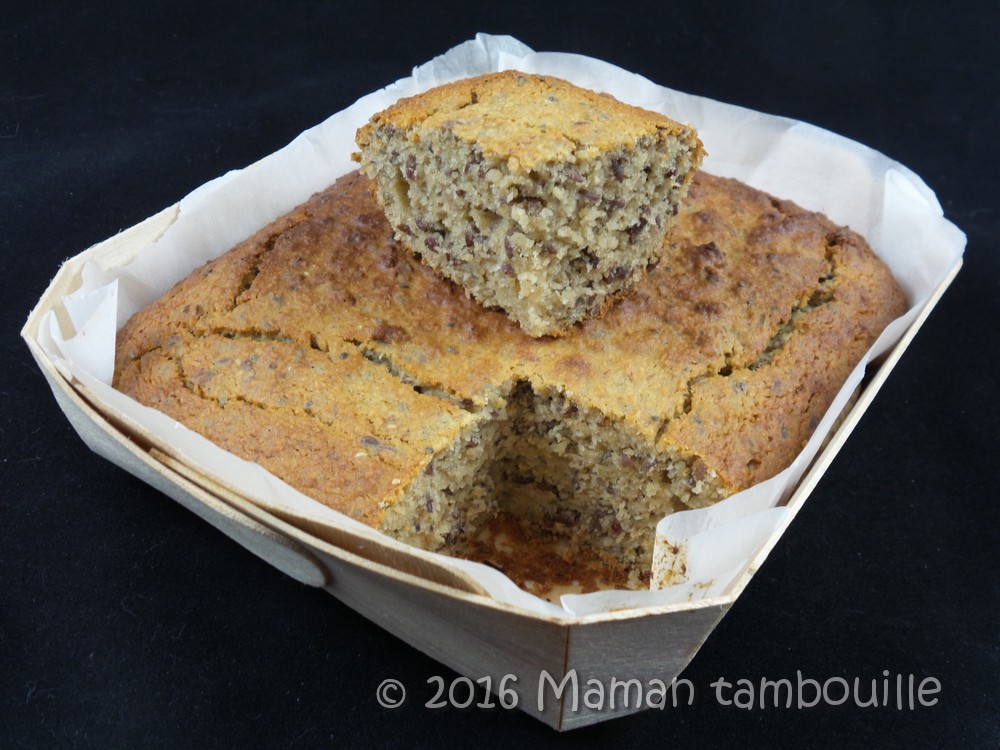 Read more about the article Cake à la banane et graines de chia {sans gluten}