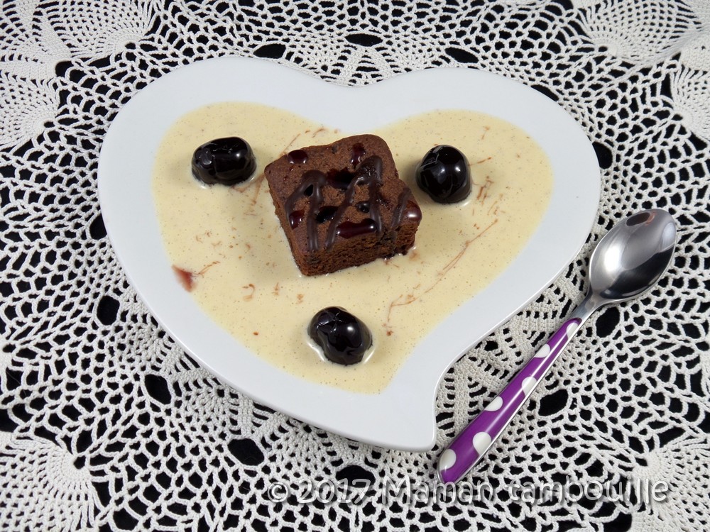 You are currently viewing Crème anglaise cerises amarena et brownie
