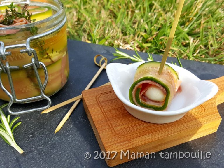 Read more about the article Roulés de courgette mozzarella marinée