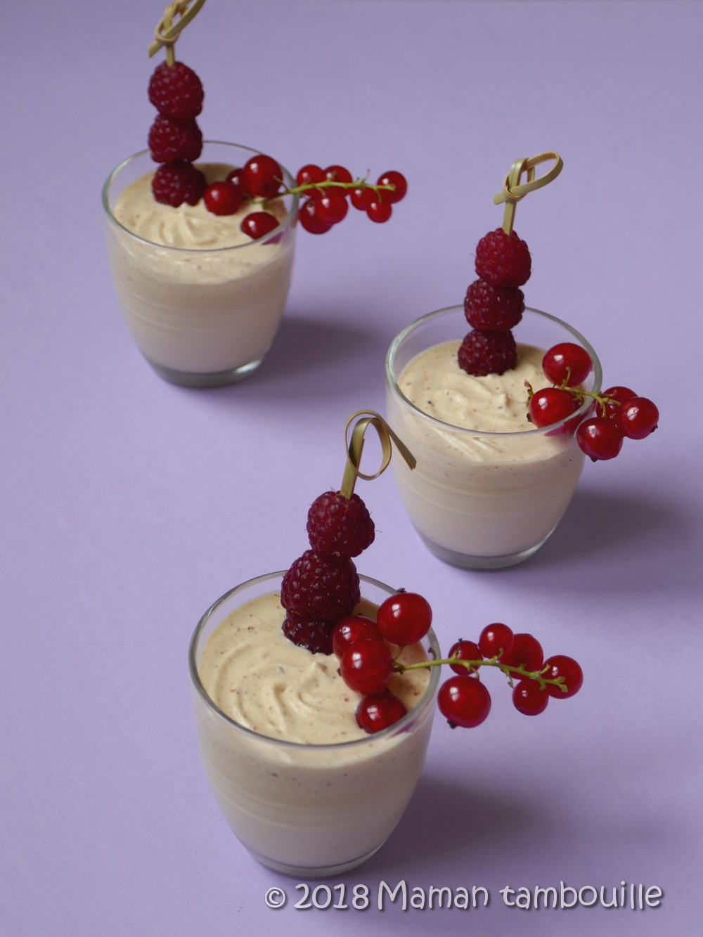Read more about the article Crème au chocolat blanc et chantilly pralinée