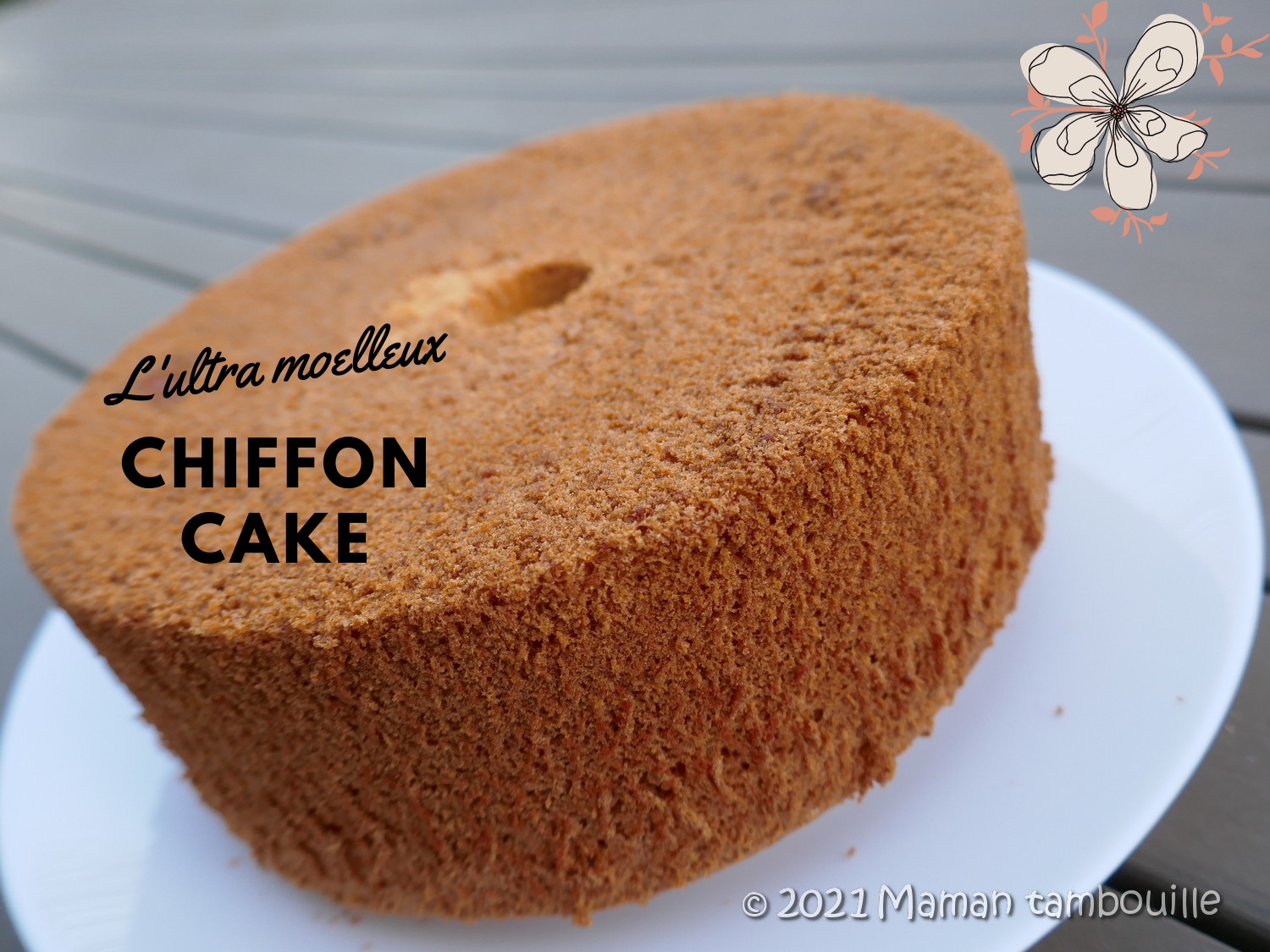 Lire la suite à propos de l’article Chiffon cake {avec astuce sans moule à chiffon cake}