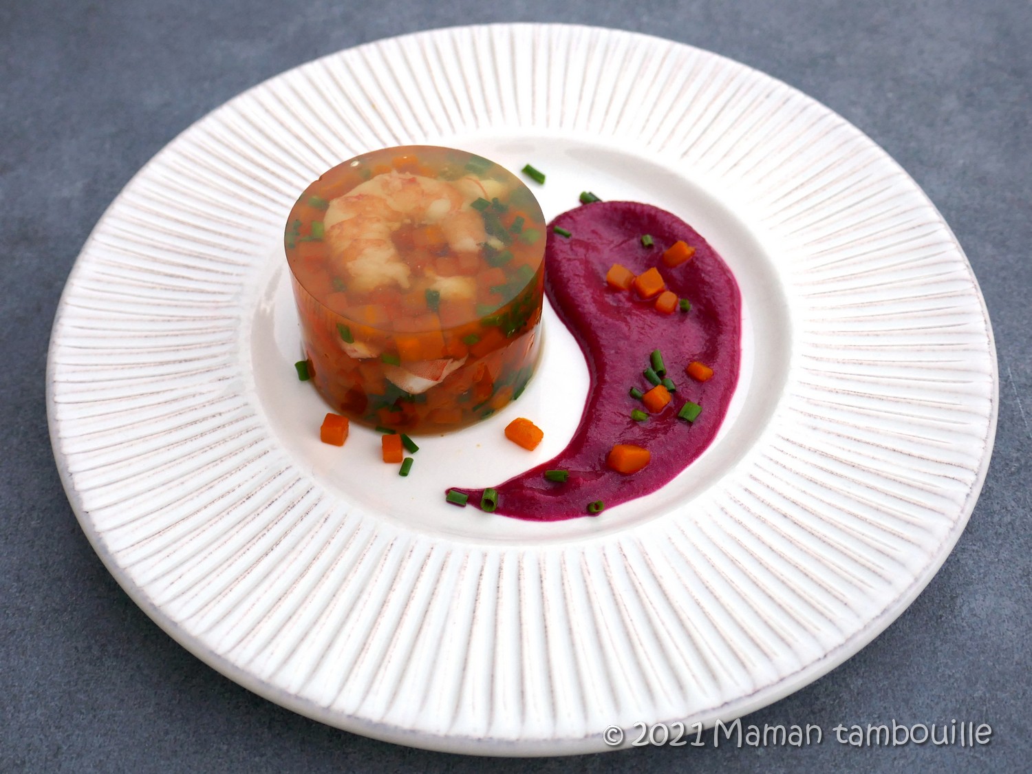 You are currently viewing Aspic de gambas coulis de betterave